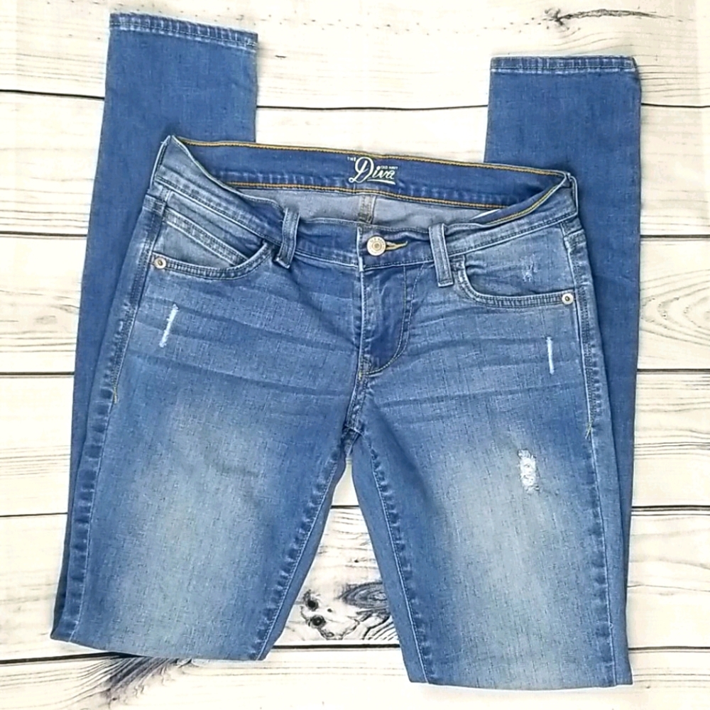 OLD NAVY THE DIVA SKINNY JEANS SIZE 0 LIGHT WASHED